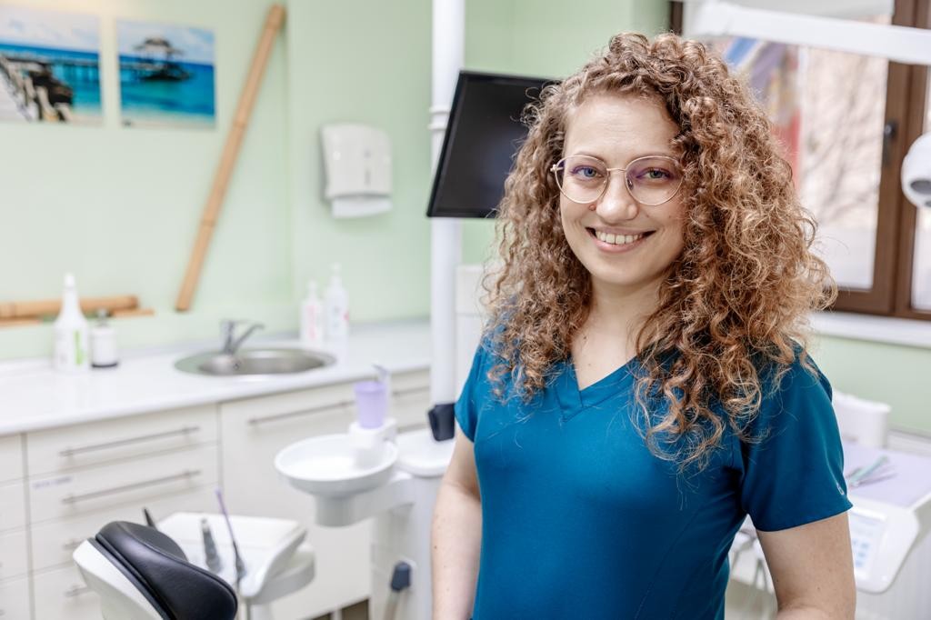 Dr. Eliza Stan, clinica stomatologica Artistic Dent, stomatologie Bucuresti