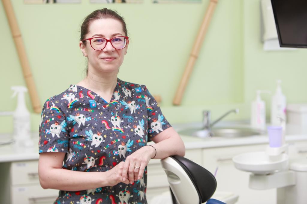 Dr. Alexandra Ezaru, Artistic Dent, clinică stomatologică București